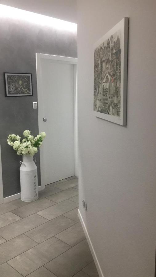 Interno 1 Ciampino Roma Luxury Apartment Con Balcone Bagian luar foto